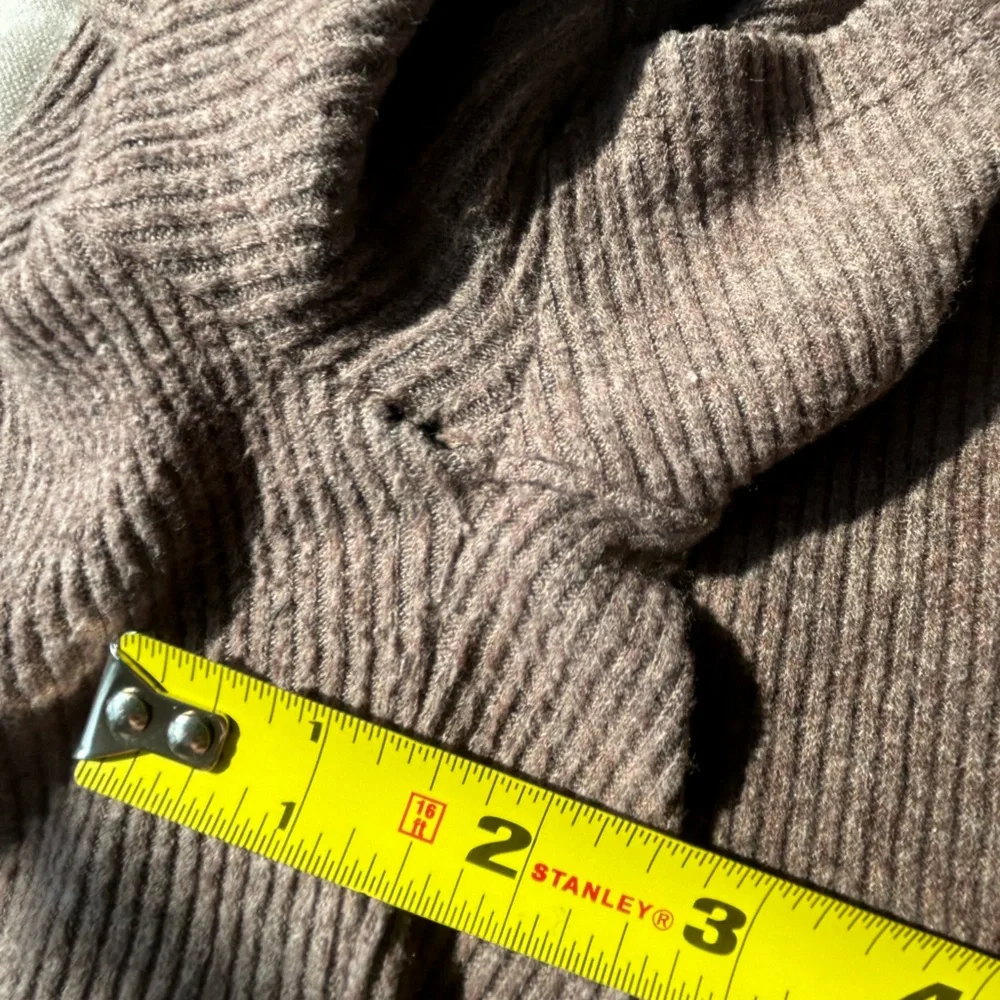 Zara Ribbed Cropped tshirt - Picture 5 of 5